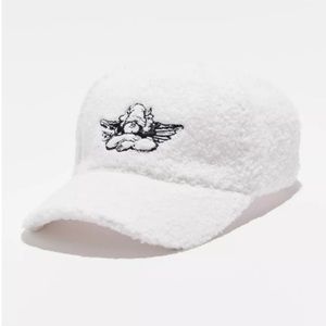 Boys lie Sherpa baseball hat white NWT